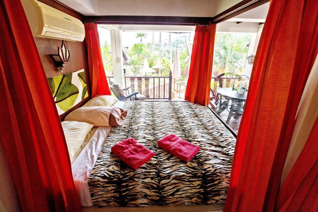 Coco Palace Resort Nai Harn Cameră foto
