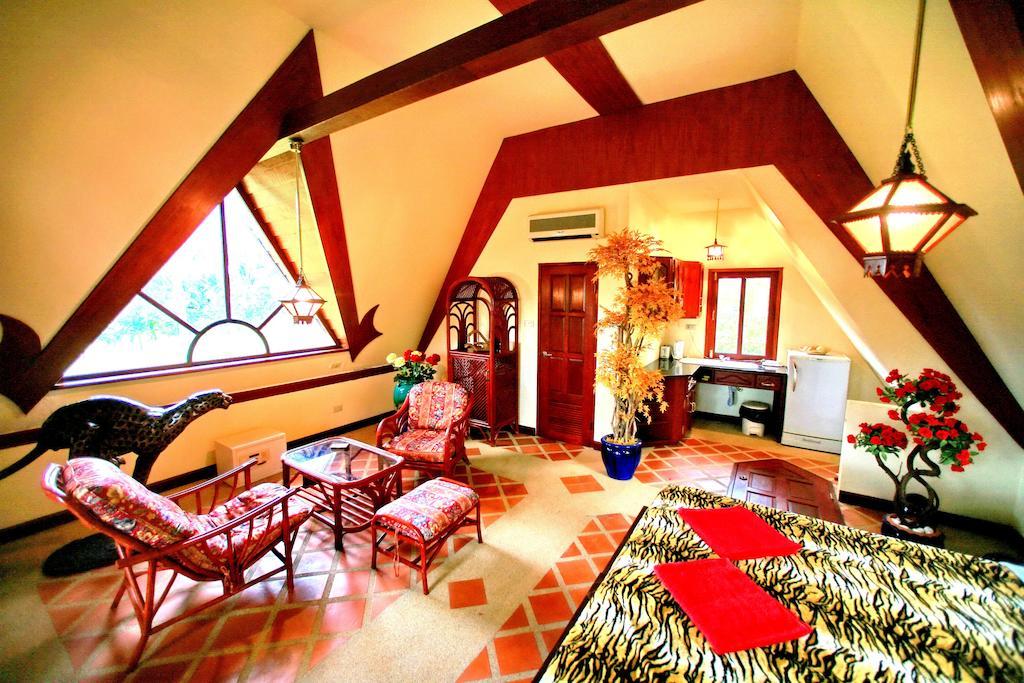 Coco Palace Resort Nai Harn Cameră foto