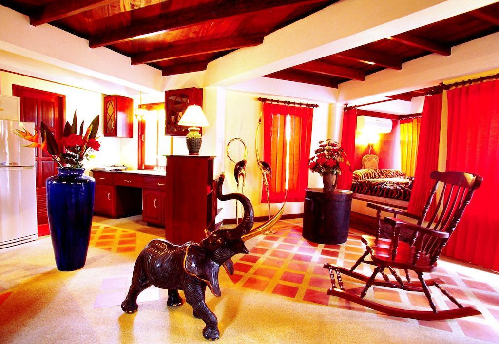 Coco Palace Resort Nai Harn Cameră foto